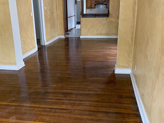 3rd image of 544 Plymouth Ave #1