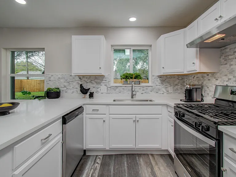 9406 Autauga St — Photo 27