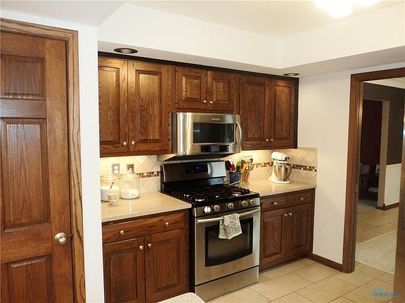 3rd image of 701 McKinley Dr
