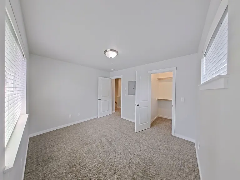 95 N Polk St — Photo 10