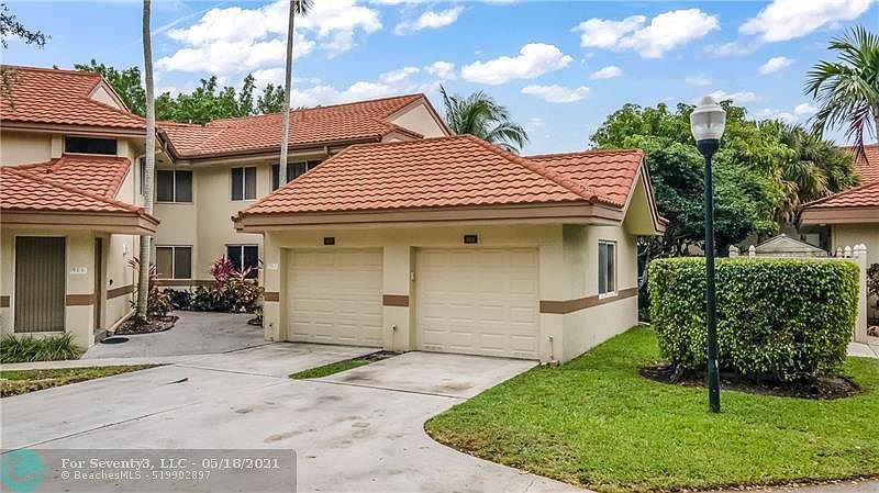 1st image of 960 NW 93rd Ave
