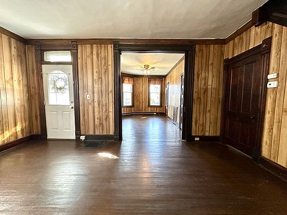 5th image of 331 McKellar St
