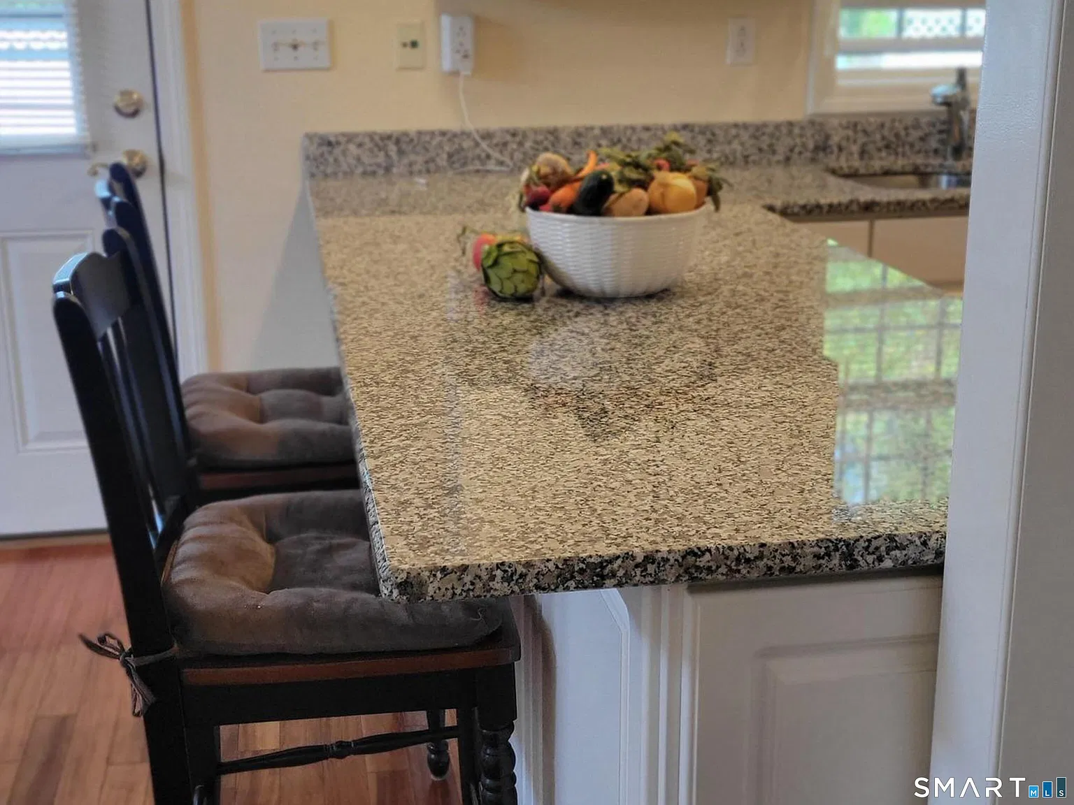 2 bed, 1.5 bath, 1043 sqft, $2,800 — Photo 2