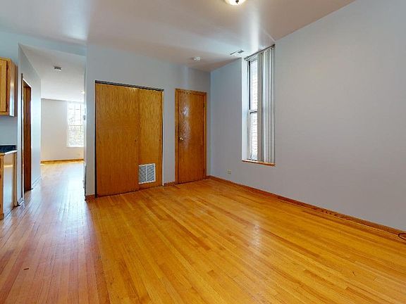 4th image of 1825 N Hermitage Ave #2