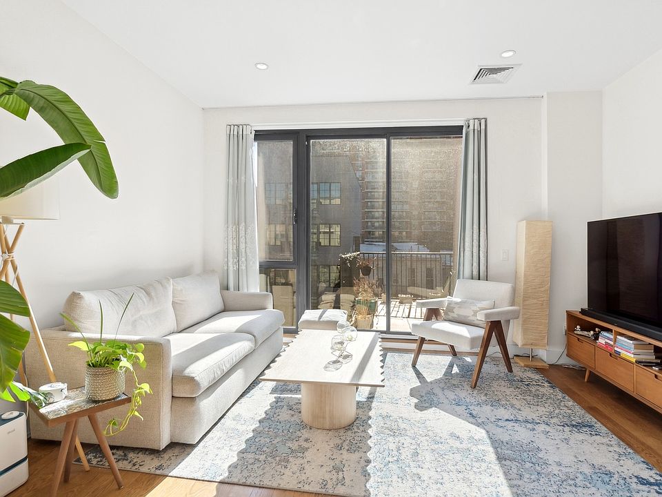 1st image of 38 Meserole St APT 4D