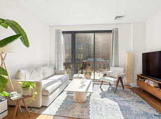 38 Meserole St APT 4D, Brooklyn, NY 11206