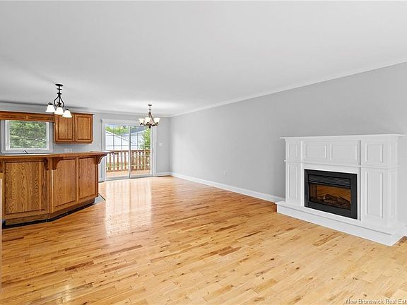 5th image of 38 Foster Ave