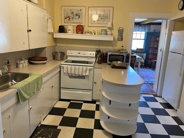 5 bed, 2.0 bath, 1980 sqft, $2,600 — Photo 3