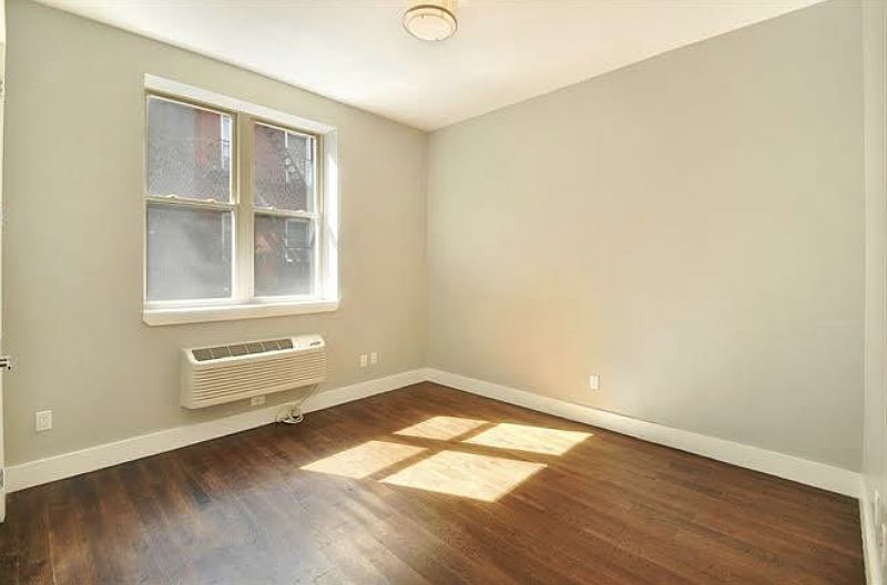 2nd image of 133 Hart St