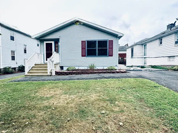 609 W Lackawanna Ave, Blakely, PA 18447