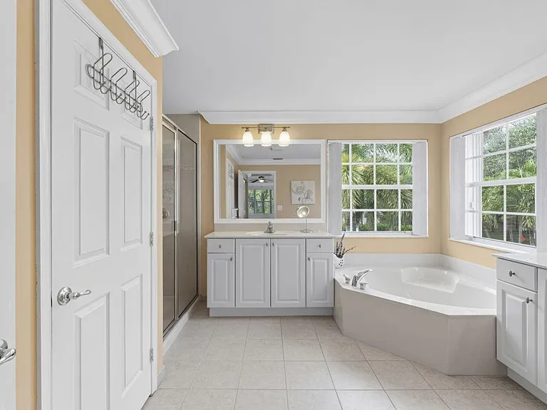8492 Breezy Oak Way — Photo 34