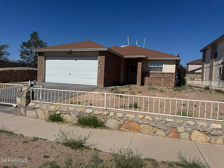 11205 Whitey Ford St — Photo 2