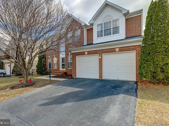 2nd image of 8305 Crimson Crossing Way