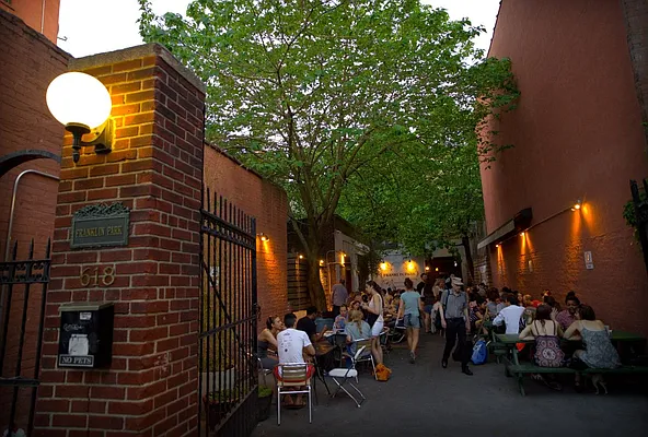 Rented by null | media 16