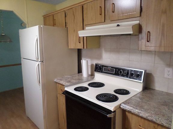 3rd image of 2323 Sandlewood Ln