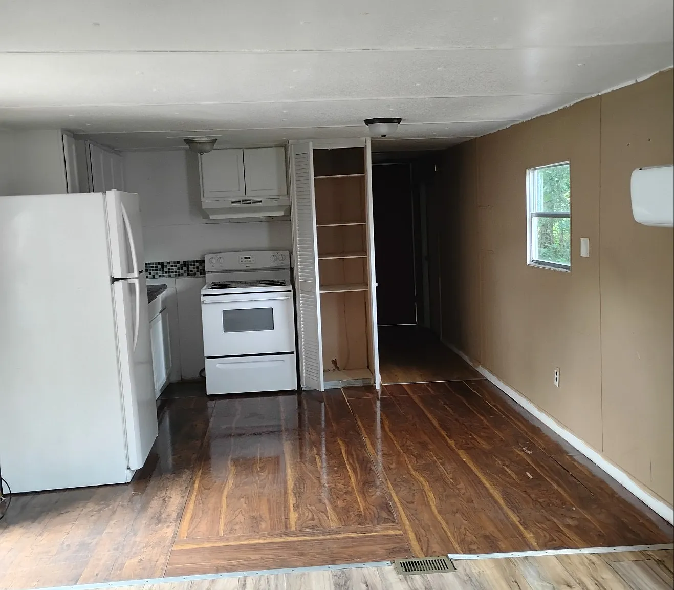 2 bed, $975 — Photo 2