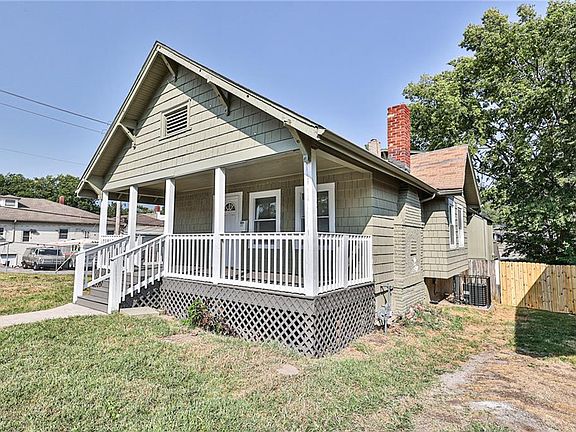 2nd image of 1215 S Ash Ave