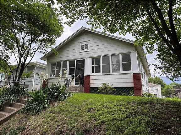 3rd image of 3329 Duncan St