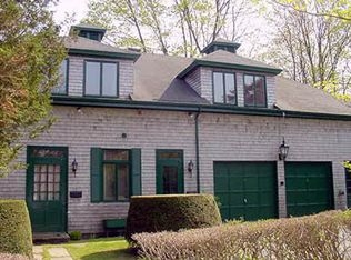 30 Chastellux Ave #2, Newport, RI 02840