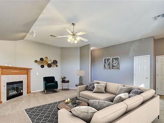 3rd image of 21795 Pioneer Cir