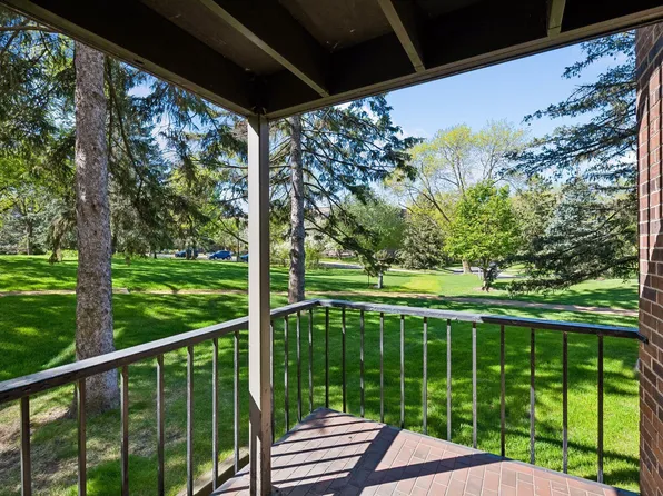 5501 Dewey Hill Rd APT 140, Edina, MN 55439