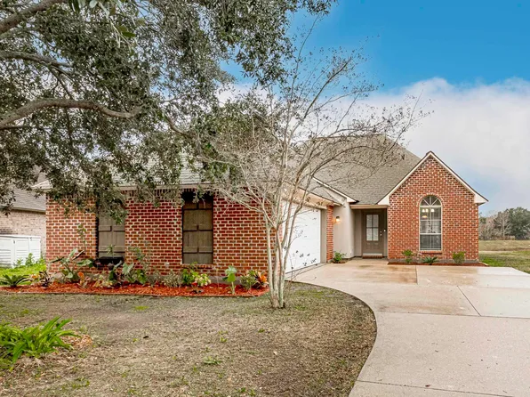 12211 River Walk Dr, Geismar, LA 70734