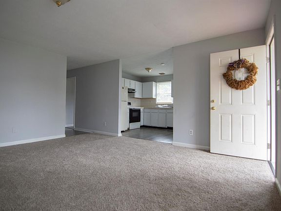 3rd image of 400 Corral St