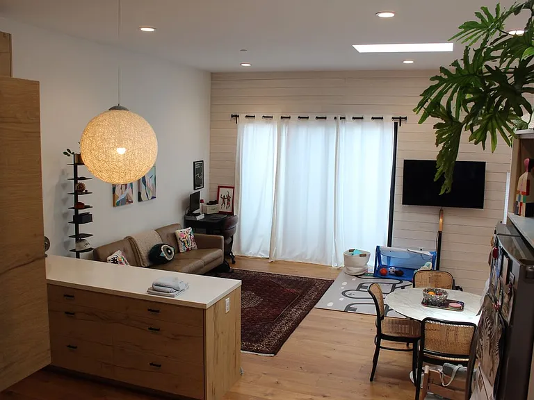 1096 53rd St #B — Photo 9