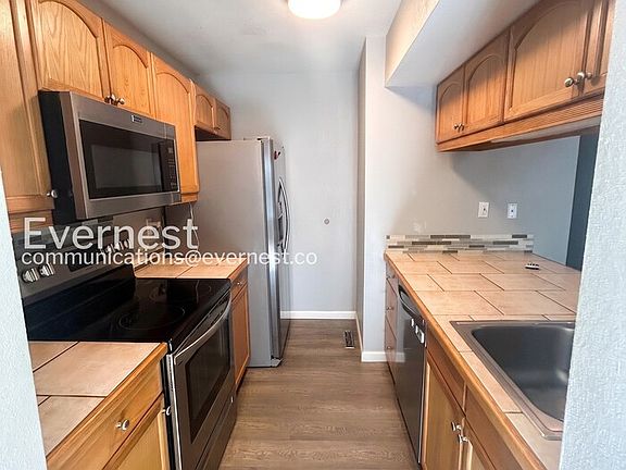 5th image of 935 Saturn Dr Unit 106