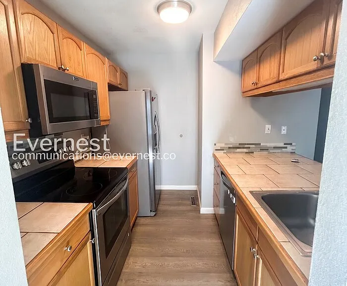 935 Saturn Dr #106 — Photo 5