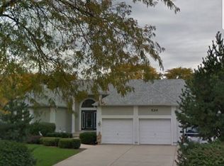 526 Lloyd Ave, Itasca, IL 60143