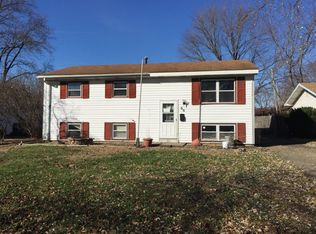68 E Redstart Dr, Decatur, IL 62526