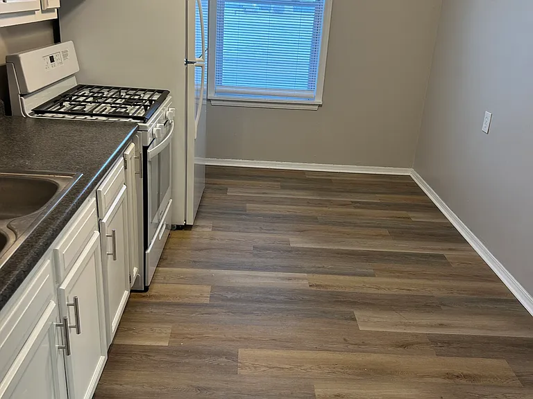 419 S Saginaw Rd #1 — Photo 3