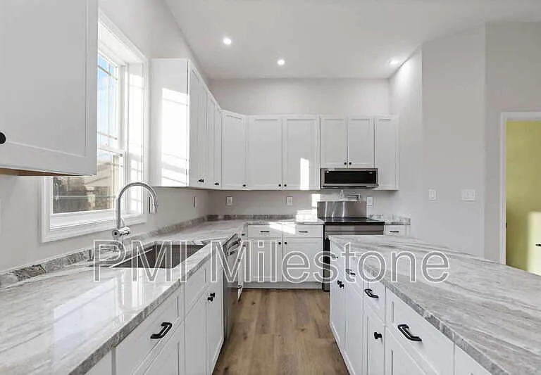 530 N 3rd St #A — Photo 10