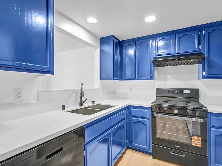 217 E Commonwealth Ave #F — Photo 11