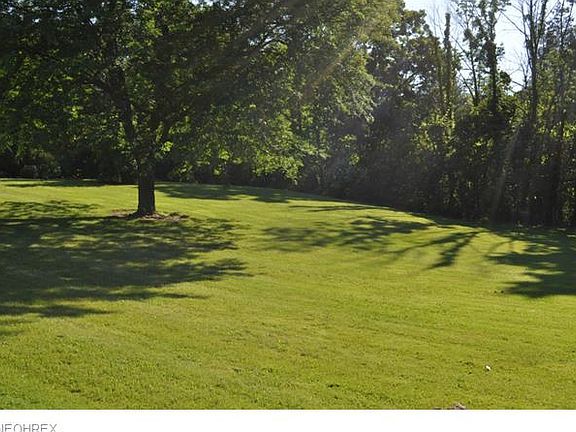 3rd image of 12285 Lovers Ln