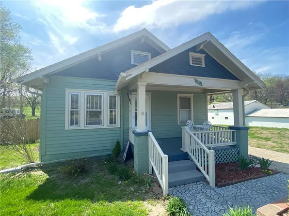 1118 Mason Rd, Saint Joseph, MO 64504