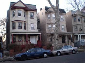 3rd image of 137 Shepard Ave