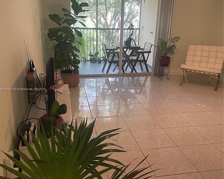 Las Vista At Doral Condominiums 8333 Lake Dr Miami FL Zillow
