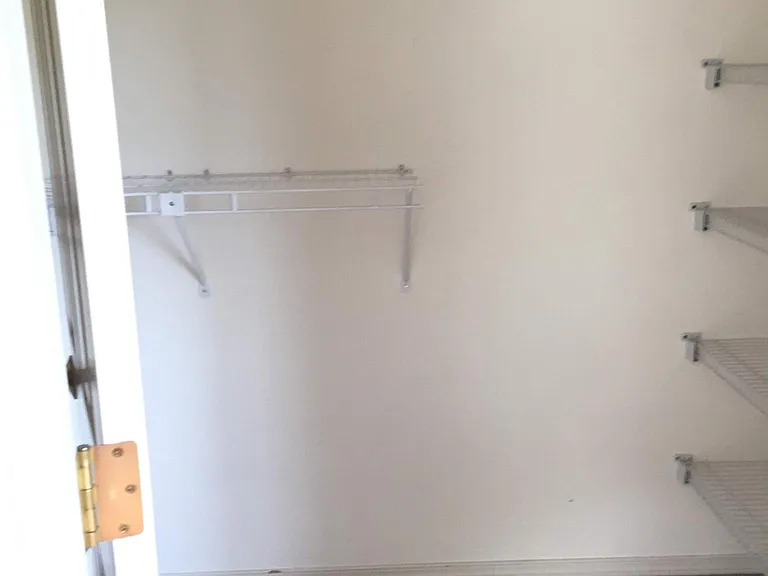 3rd bedroom walking closet