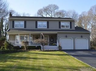36 Valentine Rd, Shoreham, NY 11786