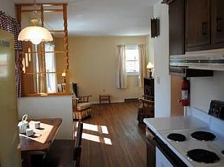 4th image of 44 Cedar St