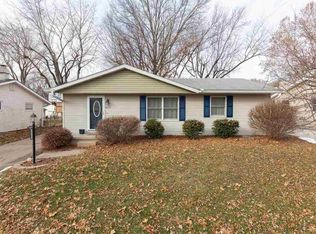 3527 38th St, Moline, IL 61265