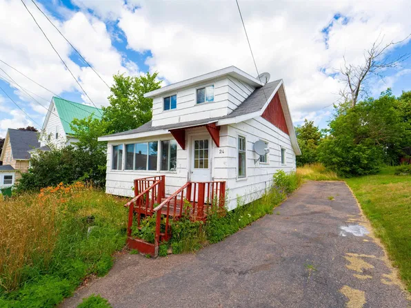 24 Pleasant St, Springhill, NS B0M 1X0