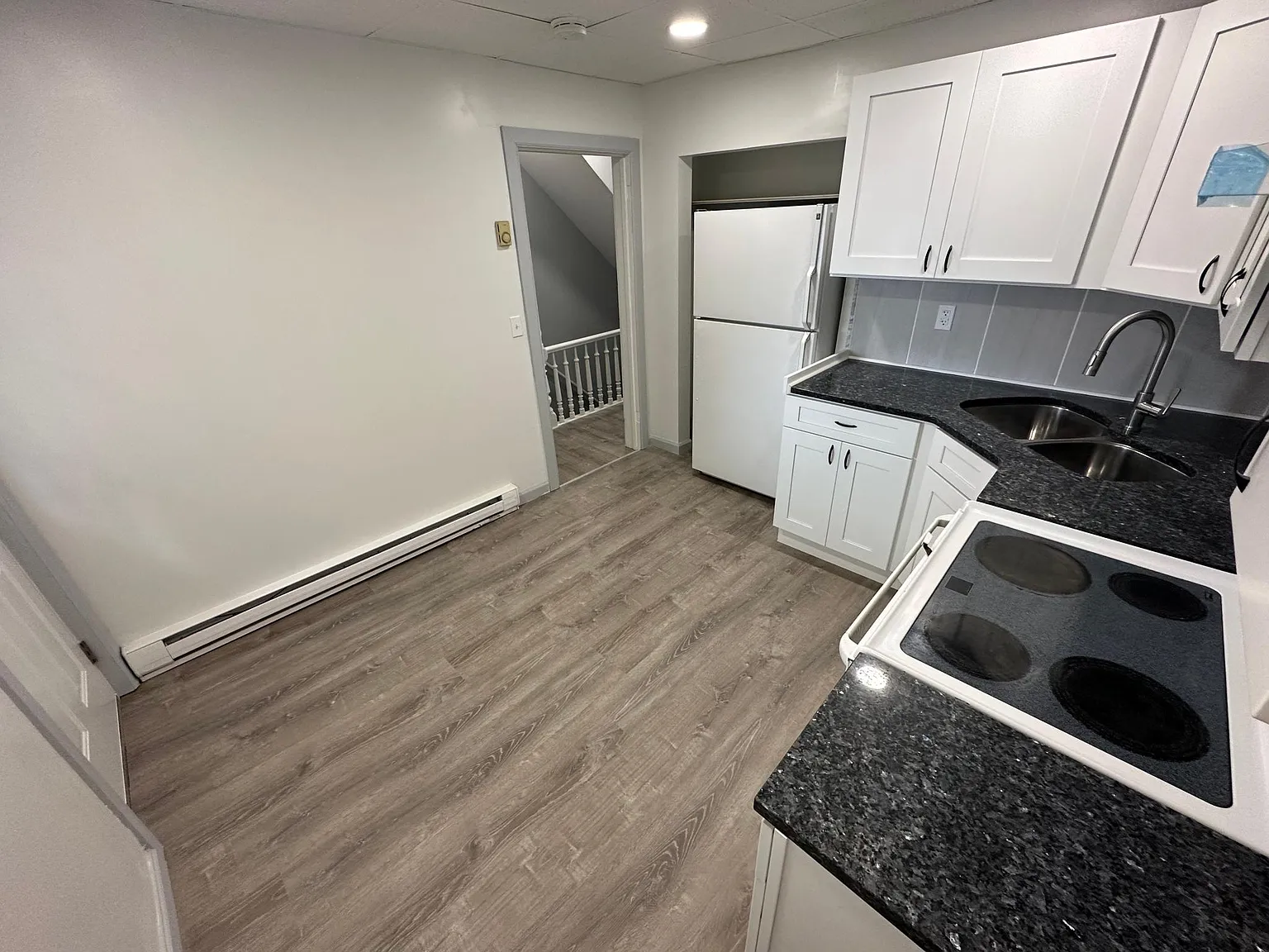 3 bed, 900 sqft, $1,250 — Photo 4