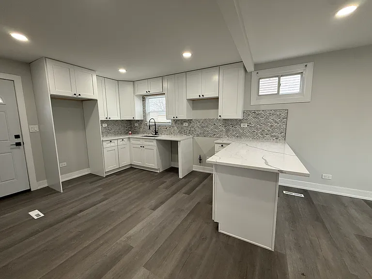 16752 Artesian Ave — Photo 4