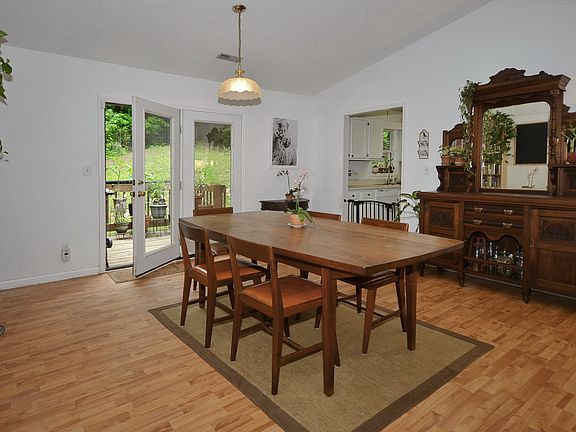 Open floor plan dining room