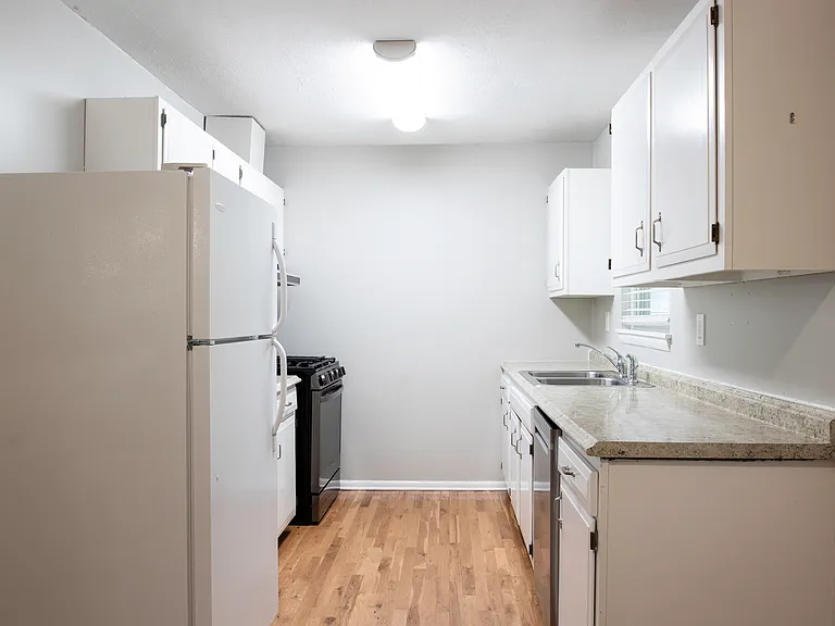 103 Robleigh Dr — Photo 5