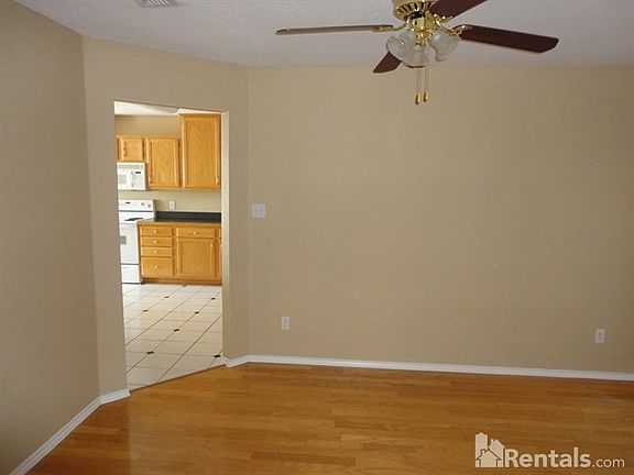 4th image of 8433 Clearbrook Dr