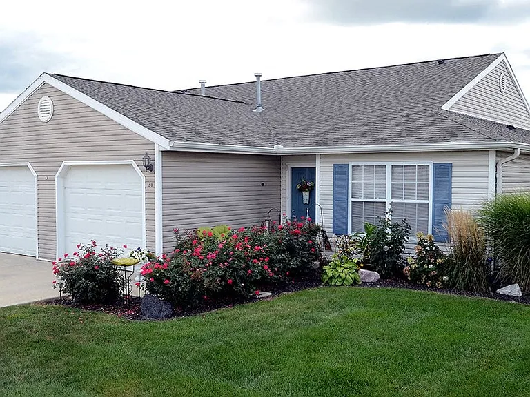 Comfortable Living amongst Charming Greenery
